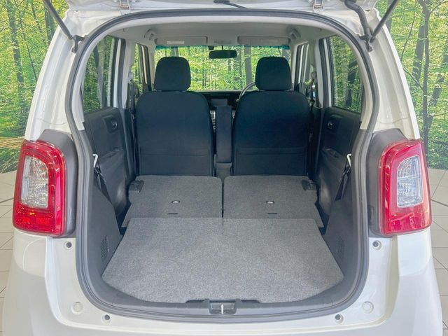 ���i�̂���������ʋ΁A���}���ɏ\���ȉ׎��X�y�[�X���m�ۂ��Ă���܂��B�Z�J���h�V�[�g��|���ƁA�傫�ȉו��̐ύڂ��\�ł���