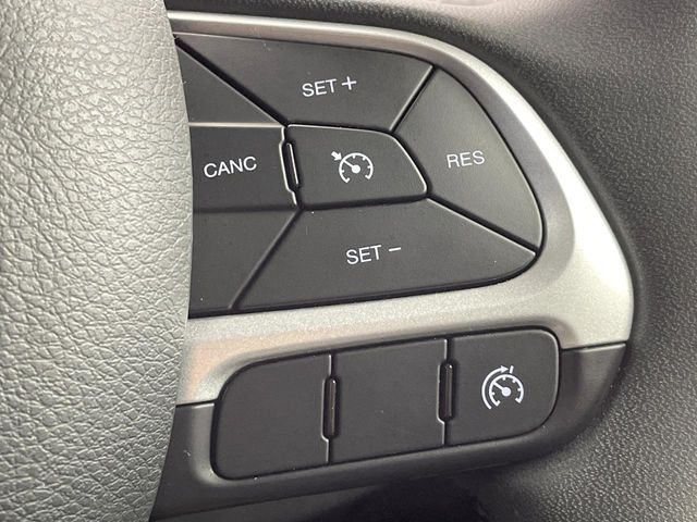 ���I�[�g�N���[�Y�R���g���[��:�������H�⎩���Ԑ�p���H���ɂāA�葬���q���\�ƂȂ�֗��ȋ@�\�ł��B�������ړ��̍ۂł����ɂ����֗��ɂ��g�����������܂���