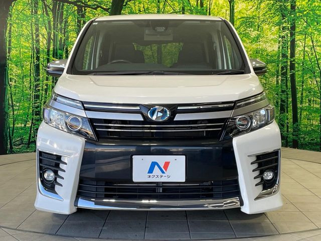 ��D�]�𒸂��Ă���܂��{�f�B�̒e�X�v���b�V���R�[�g���D�]��t���B�ʏ�̃K���X�R�[�g�ƈقȂ�A�ϋv�N��6�N�̖��@���K���X�R�[�e�B���O���A�{�f�B���L���C�ȏ�Ԃɕۂ��Ă���܂��B