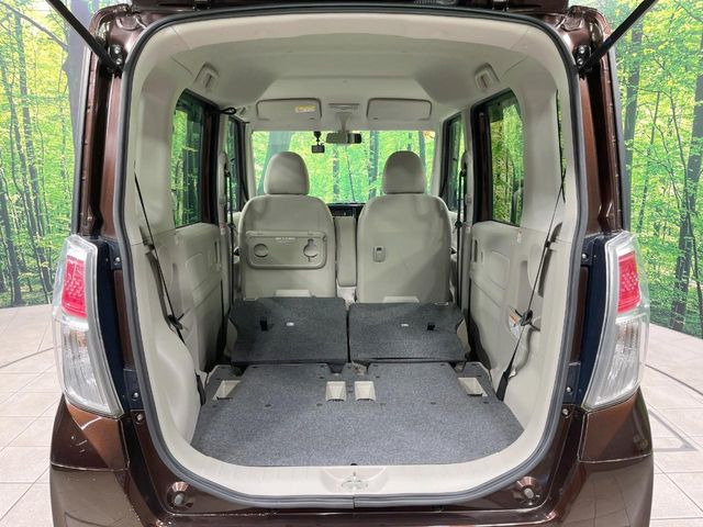 ���i�̂���������ʋ΁A���}���ɏ\���ȉ׎��X�y�[�X���m�ۂ��Ă���܂��B�Z�J���h�V�[�g��|���ƁA�傫�ȉו��̐ύڂ��\�ł���