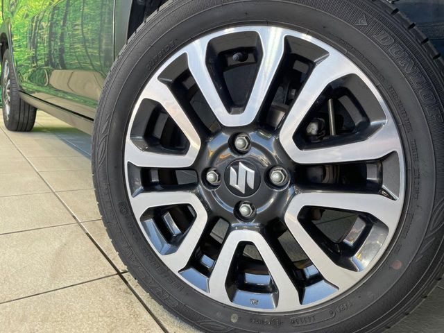 �y����15�C���`�A���~�z�C�[���z�O�ςɃ}�b�`���������A���~�z�C�[���𑕒����Ă���܂��B�e��ЊO�A���~�z�C�[����A�X�^�b�h���X�^�C�����戵�����Ă���܂��B���񂲑��k����������