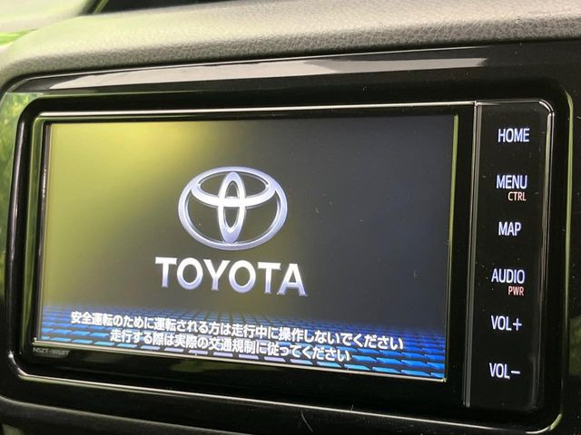 �y�����i�r�z�l�C�̏����i�r�𑕔����Ă���܂��B�i�r�̎g���₷���͂������A�I�[�f�B�I�@�\���[��!�L�����v�◷�s�͂������A�ʋ΂┃�����ȂǕ��i�̃h���C�u���y�����Ȃ�͂���