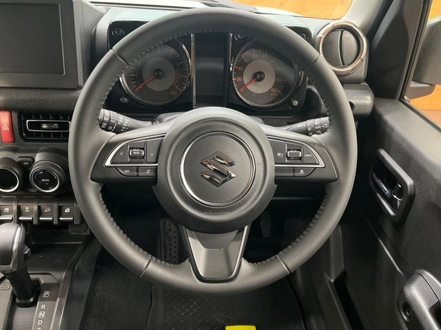 �y�����v�����X�e�A�����O�z�㎿�Ȋv���g�p���邱�ƂŁA��ɂ����������݂ƂĂ��^�]���₷���n���h���ł���