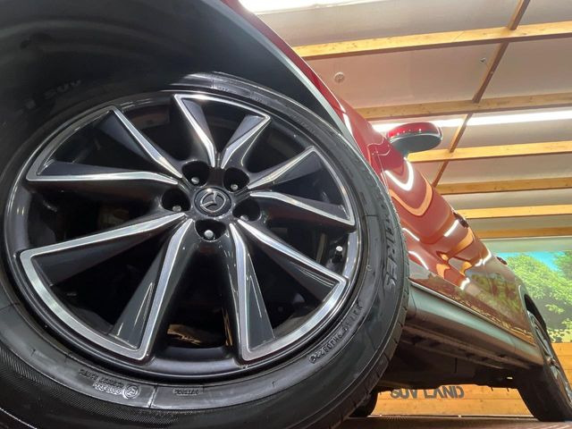 �y����19�C���`�A���~�z�C�[���z�O�ςɃ}�b�`���������A���~�z�C�[���𑕒����Ă���܂��B�e��ЊO�A���~�z�C�[����A�X�^�b�h���X�^�C�����戵�����Ă���܂��B���񂲑��k����������