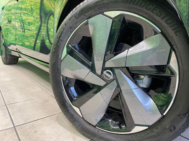 �y����17�C���`�A���~�z�C�[���z�O�ςɃ}�b�`���������A���~�z�C�[���𑕒����Ă���܂��B�e��ЊO�A���~�z�C�[����A�X�^�b�h���X�^�C�����戵�����Ă���܂��B���񂲑��k����������