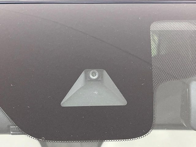 �y�C���e���W�F���g�G�}�[�W�F���V�[�u���[�L�z�t�����g�J�����őO���̎ԗ�����s�҂����m�B�Փ˂������Ȏ��͏Փ˔�Q�y���u���[�L���쓮�A�Փˉ�����T�|�[�g�B�����S�Ƀh���C�u�����y���݂��������܂��B