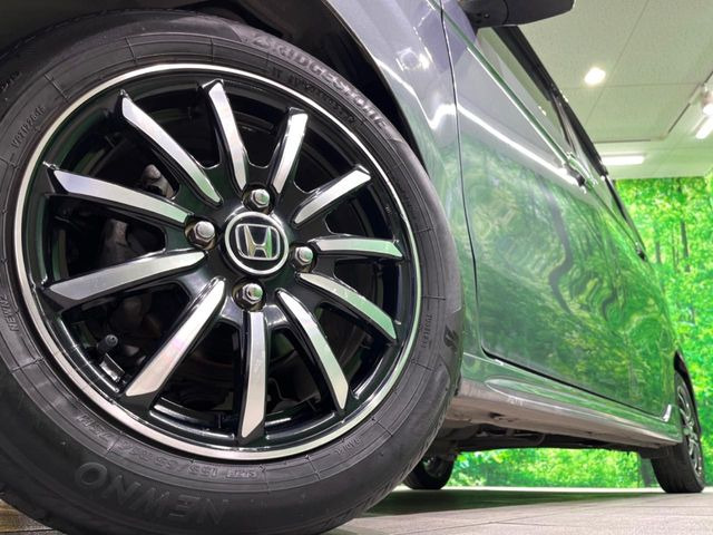 �y����14�C���`�A���~�z�C�[���z�O�ςɃ}�b�`���������A���~�z�C�[���𑕒����Ă���܂��B�e��ЊO�A���~�z�C�[����A�X�^�b�h���X�^�C�����戵�����Ă���܂��B���񂲑��k����������