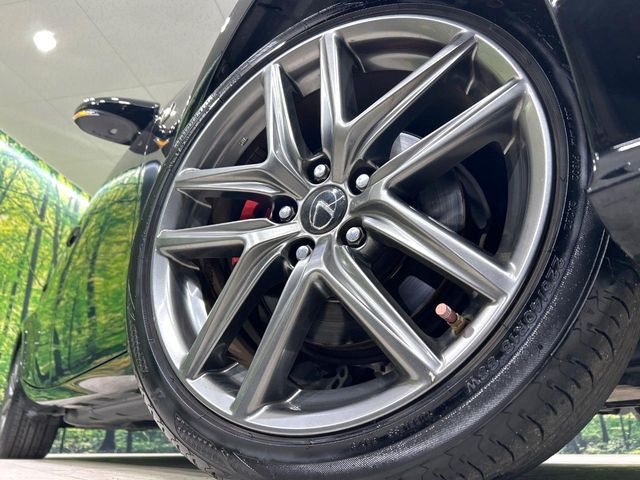 �y����18�C���`�A���~�z�C�[���z�O�ςɃ}�b�`���������A���~�z�C�[���𑕒����Ă���܂��B�e��ЊO�A���~�z�C�[����A�X�^�b�h���X�^�C�����戵�����Ă���܂��B���񂲑��k����������