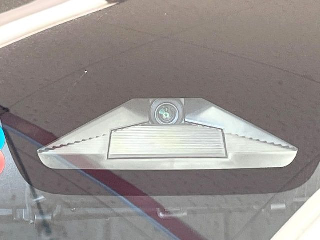 �y�z���_�Z���V���O�z���s���ɑO���̎ԗ�����F�����A�Փ˂������Ȏ��͌x��ƃu���[�L�ŏՓˉ���Ɣ�Q�y�����A�V�X�g�B�����S�Ƀh���C�u�����y���݂��������܂��B