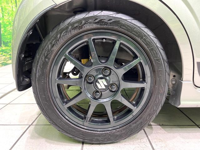 �y����15�C���`�A���~�z�C�[���z�O�ςɃ}�b�`�����A���~�z�C�[���𑕒����Ă���܂��B�e��A���~�z�C�[����A�X�^�b�h���X�^�C�����戵�����Ă���܂��B���񂲑��k����������