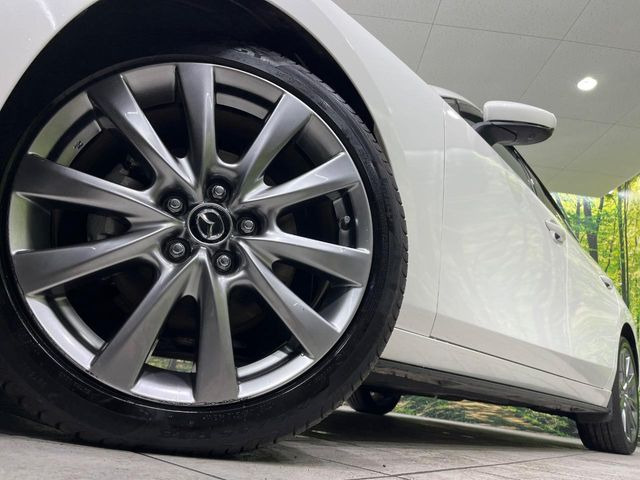 �y����18�C���`�A���~�z�C�[���z�O�ςɃ}�b�`���������A���~�z�C�[���𑕒����Ă���܂��B�e��ЊO�A���~�z�C�[����A�X�^�b�h���X�^�C�����戵�����Ă���܂��B���񂲑��k����������