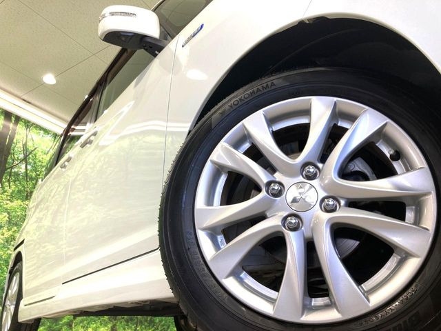 �y����15�C���`�A���~�z�C�[���z�O�ςɃ}�b�`���������A���~�z�C�[���𑕒����Ă���܂��B�e��ЊO�A���~�z�C�[����A�X�^�b�h���X�^�C�����戵�����Ă���܂��B���񂲑��k����������