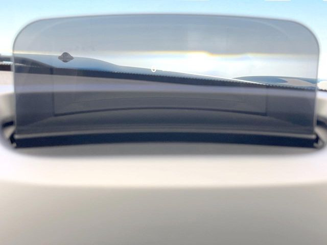 ���w�b�h�A�b�v�f�B�X�v���C:���݂̑��x�⑖�s�����f�W�^���\���ŉ^�]�ȑO���̃K���X�ɓ��e!�^�]���A���������炳���K�v�ȏ����m�F�ł���̂łƂ��Ă��֗��ň��S!