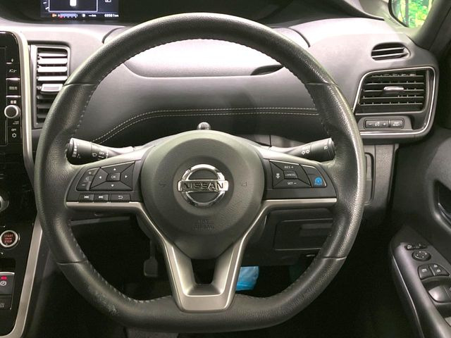 �y�����v�����X�e�A�����O�z�㎿�Ȋv���g�p���邱�ƂŁA��ɂ����������݂ƂĂ��^�]���₷���n���h���ł���