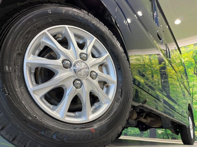 �y12�C���`�A���~�z�C�[���z�O�ςɃ}�b�`�����A���~�z�C�[���𑕒����Ă���܂��B�e��A���~�z�C�[����A�X�^�b�h���X�^�C�����戵�����Ă���܂��B���񂲑��k����������