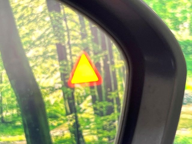 �y������p���m�z���s���A�h�A�~���[�̎��p�ɂȂ�₷���ӏ��Ɍ㑱�Ԃ��ڋ߂���ƃT�C�h�~���[�t�߂Ɍx����\���A�h���C�o�[�ɒ��ӊ��N�����Ă���܂��B