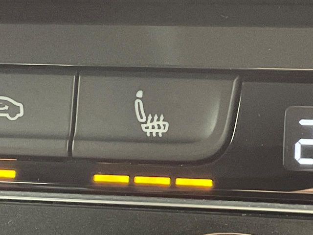 ���S�ȃV�[�g�q�[�^�[:���������ӂ�郌�U�[�V�[�g�ɁA�O�ȁE��ȂɃV�[�g�q�[�^�[�𓋍ڂ��Ă���܂��B