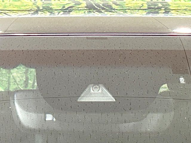 �y�g���^�Z�[�t�e�B�Z���X�z���s���ɑO���̎ԗ�����F�����A�Փ˂������Ȏ��͌x��ƃu���[�L�ŏՓˉ���Ɣ�Q�y�����A�V�X�g�B�����S�Ƀh���C�u�����y���݂��������܂��B