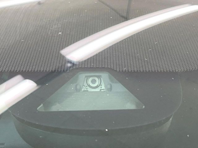 �y�z���_�Z���V���O�z���s���ɑO���̎ԗ�����F�����A�Փ˂������Ȏ��͌x��ƃu���[�L�ŏՓˉ���Ɣ�Q�y�����A�V�X�g�B�����S�Ƀh���C�u�����y���݂��������܂��B