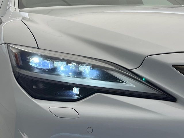 �y�O��LED�w�b�h���C�g�z�X�^�C���b�V���Ȍ����ڂ̎O��LED�w�b�h���C�g�𑕔���X�^�C�������łȂ��A��Ԃ̑��s�����E�ǍD�ň��S���Ă���肢�������܂��B