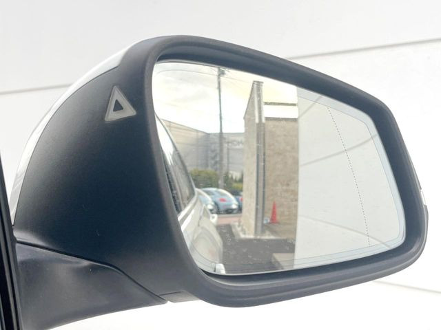 ���u���C���h�A�V�X�g�Z���T�[:���p����̎Ԃ����m���A�h���C�o�[���Ԑ��ύX���s���ۂɁA�x�����Ƌ��ɒ��ӂ𑣂��Ă������S�x���@�\�ł�!