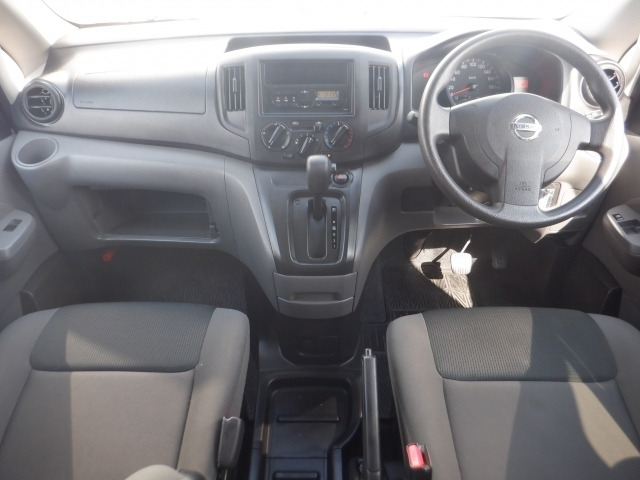 NV200バネットバン1.6 DX