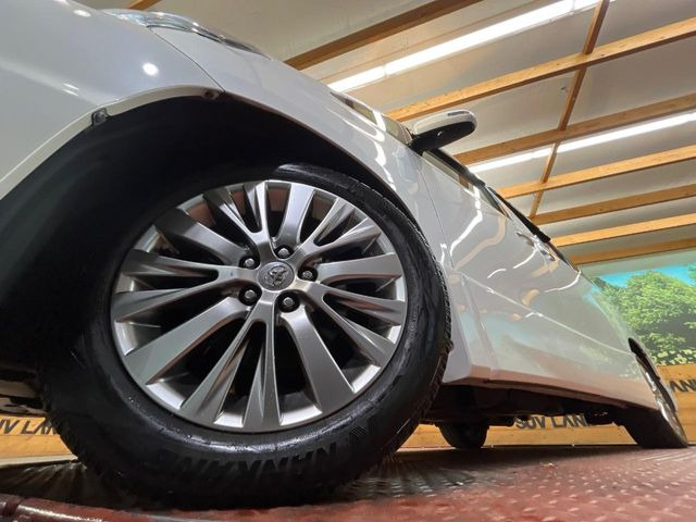 �y����18�C���`�A���~�z�C�[���z�O�ςɃ}�b�`���������A���~�z�C�[���𑕒����Ă���܂��B�e��ЊO�A���~�z�C�[����A�X�^�b�h���X�^�C�����戵�����Ă���܂��B���񂲑��k����������