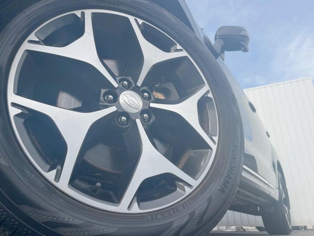 �y�����A���~�z�C�[���z�O�ςɃ}�b�`���������A���~�z�C�[���𑕒����Ă���܂��B�e��ЊO�A���~�z�C�[����A�X�^�b�h���X�^�C�����戵�����Ă���܂��B���񂲑��k����������