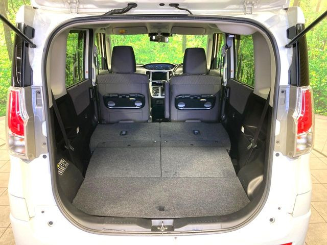 ���i�̂���������ʋ΁A���}���ɏ\���ȉ׎��X�y�[�X���m�ۂ��Ă���܂��B�Z�J���h�V�[�g��|���ƁA�傫�ȉו��̐ύڂ��\�ł���