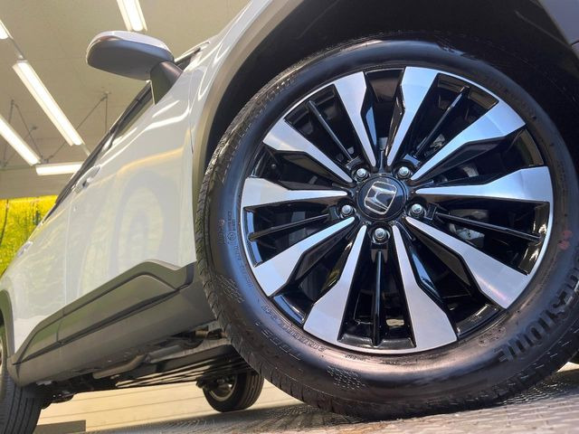 �y����17�C���`�A���~�z�C�[���z�O�ςɃ}�b�`���������A���~�z�C�[���𑕒����Ă���܂��B�e��ЊO�A���~�z�C�[����A�X�^�b�h���X�^�C�����戵�����Ă���܂��B���񂲑��k����������