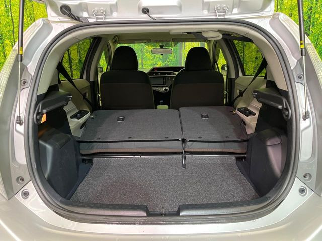 ���i�̂���������ʋ΁A���}���ɏ\���ȉ׎��X�y�[�X���m�ۂ��Ă���܂��B�Z�J���h�V�[�g��|���ƁA�傫�ȉו��̐ύڂ��\�ł���