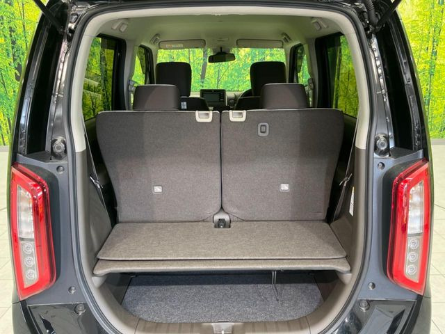 ���i�̂���������ʋ΁A���}���ɏ\���ȉ׎��X�y�[�X���m�ۂ��Ă���܂��B�Z�J���h�V�[�g��|���ƁA�傫�ȉו��̐ύڂ��\�ł���