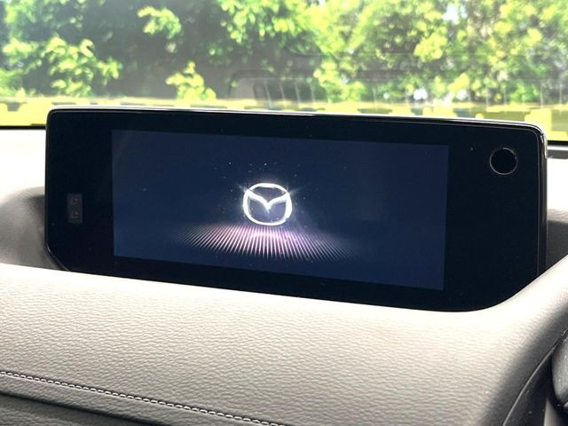 �y8.8�C���`�}�c�_�R�l�N�g�z�ԓ��̕��͋C�Ƀ}�b�`������^�̃f�B�X�v���C�B�X�}�z�ڑ��ł̃i�r�g�p��Bluetooth�Đ����A�l�X�ȋ@�\���y���߂܂��B�����I�ȃ_�C�������삪�\�ŁA�g��������ǍD�ł��B