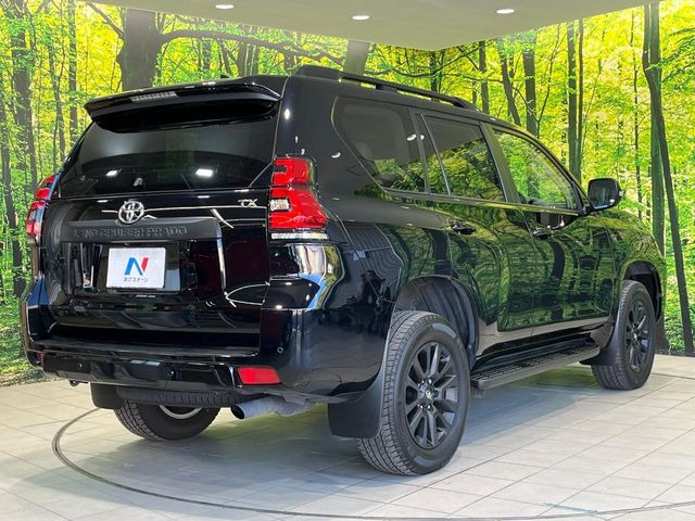 ☆全国のネクステージからお取り寄せが可能※!遠方の店舗に展示してあるクルマが気になる場合も、最寄りの店舗でご覧いただくことが可能です!是非私たちに要望をお聞かせください!※別途費用