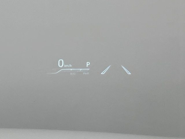 �y�J���[�w�b�h�A�b�v�f�B�X�v���C�z���݂̑��x�⑖�s�����f�W�^���\���ŉ^�]�ȑO���̃K���X�ɓ��e!�J���[�t���Ŏ��F���������A�^�]���ڐ������炳���K�v�ȏ����m�F�ł���̂łƂ��Ă��֗��ň��S!