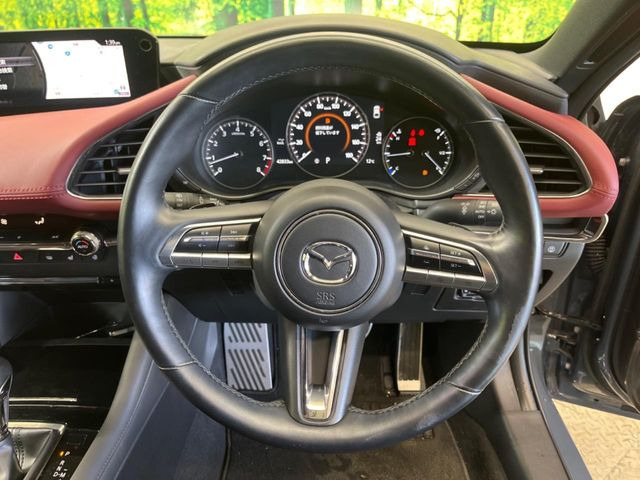 �y�X�}�[�g�u���[�L�T�|�[�g�z���s���ɑO���̎ԗ�����F�����A�Փ˂������Ȏ��͌x��ƃu���[�L�ŏՓˉ���Ɣ�Q�y�����A�V�X�g�B�����S�Ƀh���C�u�����y���݂��������܂��B