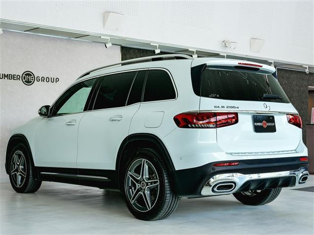 �{�f�B�J���[:�f�W�^���z���C�g