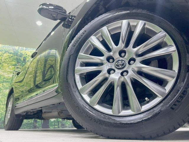 �y����18�C���`�A���~�z�C�[���z�O�ςɃ}�b�`���������A���~�z�C�[���𑕒����Ă���܂��B�e��ЊO�A���~�z�C�[����A�X�^�b�h���X�^�C�����戵�����Ă���܂��B���񂲑��k����������