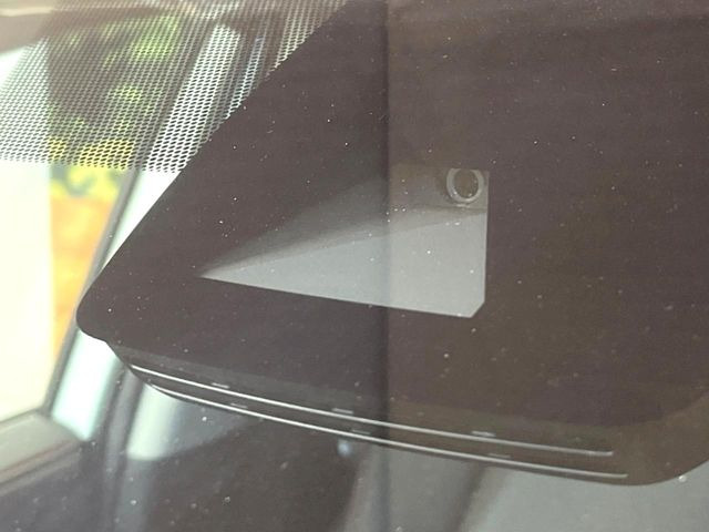 �y�v���N���b�V���Z�[�t�e�B�z�O���̎ԗ��������m���A�Փ˂������Ȏ��͌x��Œ��ӂ𑣂��A�u���[�L�𓥂ޗ͂��T�|�[�g�B�u���[�L�𓥂߂Ȃ������ꍇ�͏Փ˔�Q�y���u���[�L���쓮�A�Փˉ�����T�|�[�g���܂��B