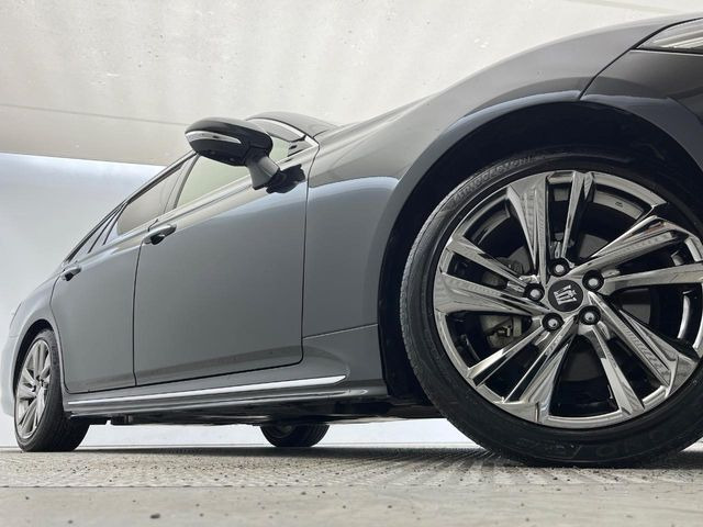 �y����18�C���`�A���~�z�C�[���z�O�ςɃ}�b�`���������A���~�z�C�[���𑕒����Ă���܂��B�e��ЊO�A���~�z�C�[����A�X�^�b�h���X�^�C�����戵�����Ă���܂��B���񂲑��k����������