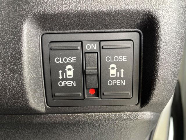 �y�����p���[�X���C�h�h�A�z�X�}�[�g�L�[��^�]�Ȃ̃X�C�b�`�Ō�ȗ����X���C�h�h�A�̊J���\���d��������͂����ăh�A���J����K�v�������A�����Ȃ��q�l�ł��ȒP�ɊJ���߂ł����K�ł���