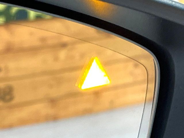 �y�u���C���h�X�|�b�g���j�^�����O�z���s���A�h�A�~���[�̎��p�ɂȂ�₷���ӏ��Ɍ㑱�Ԃ��ڋ߂���ƃT�C�h�~���[�t�߂Ɍx����\���A�h���C�o�[�ɒ��ӊ��N�����Ă���܂��B