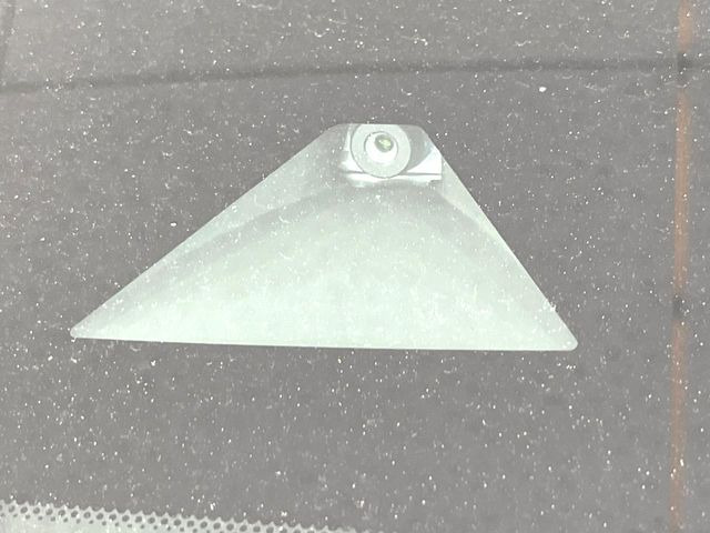 �y�G�}�[�W�F���V�[�u���[�L�z���s���ɑO���̎ԗ�����F�����A�Փ˂������Ȏ��͌x��ƃu���[�L�ŏՓˉ���Ɣ�Q�y�����A�V�X�g�B�����S�Ƀh���C�u�����y���݂��������܂��B