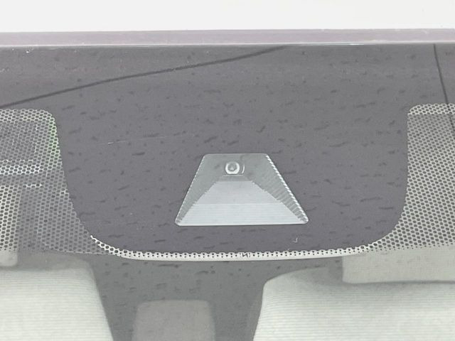 �y�z���_�Z���V���O�z���s���ɑO���̎ԗ�����F�����A�Փ˂������Ȏ��͌x��ƃu���[�L�ŏՓˉ���Ɣ�Q�y�����A�V�X�g�B�����S�Ƀh���C�u�����y���݂��������܂��B