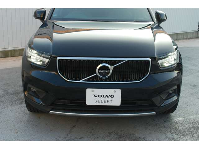 XC40B4 AWD モメンタム 4WD