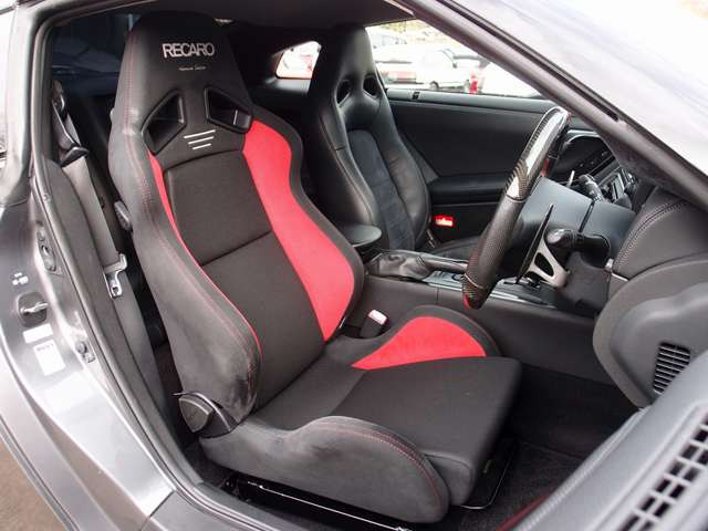 �^�]�ȃV�[�g�́ARECARO��SR-7�A�h�o���X�G�f�B�V�������胂�f���ɕύX�B����]�ɉ�����BRIDE���Ȃǂ̐l�C�V�[�g�������ȋ��z�ɂĂ���t���\�ƂȂ�܂��B���C�y�ɃX�^�b�t�܂ł����k������