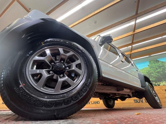 �y����15�C���`�A���~�z�C�[���z�O�ςɃ}�b�`���������A���~�z�C�[���𑕒����Ă���܂��B�e��ЊO�A���~�z�C�[����A�X�^�b�h���X�^�C�����戵�����Ă���܂��B���񂲑��k����������