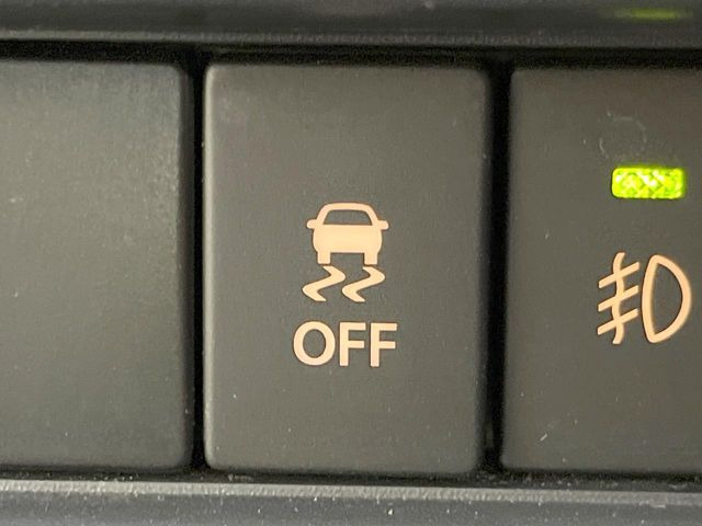 �y������h�~���u�z�ԗ��̉���������m����ƁA�����I�Ɏԗ��̐i�s������ۂ悤�Ɏԗ��𐧌䂵�܂��B�J�̓��ȂǊ���₷���H�ʏ󋵂ł����S�ȉ^�]���\�ł��B