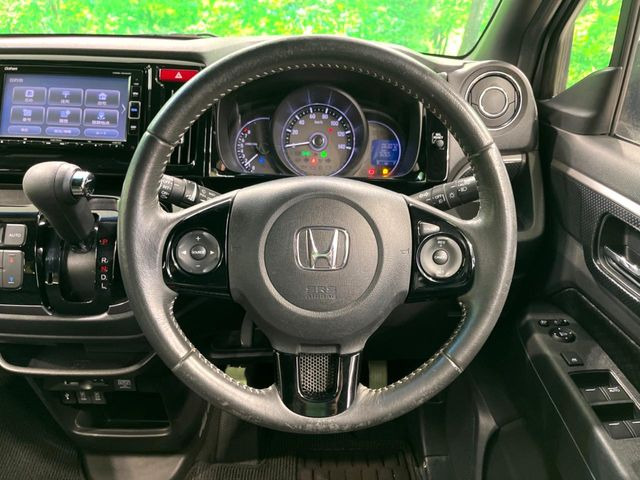 �y�����v�����X�e�A�����O�z�㎿�Ȋv���g�p���邱�ƂŁA��ɂ����������݂ƂĂ��^�]���₷���n���h���ł���