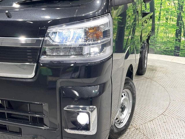 �yLED�w�b�h���C�g�z���V����ԑ��s�����ǍD�Ȏ��E���m�ۂ����S���ĉ^�]�ł��鍂�P�xLED�w�b�h���C�g�𑕔�!�_�����x�������A����d�͂��}�����Ă��܂��B